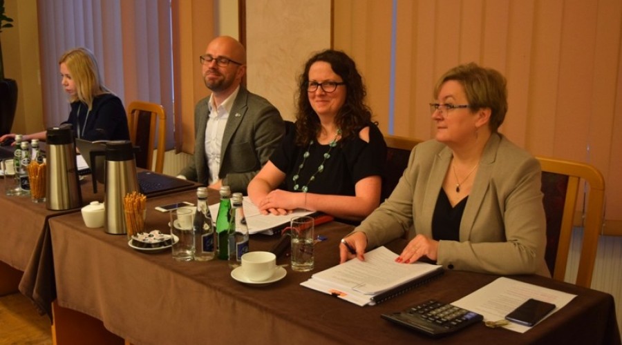 sesja budzetowa powiat nowodworski0106