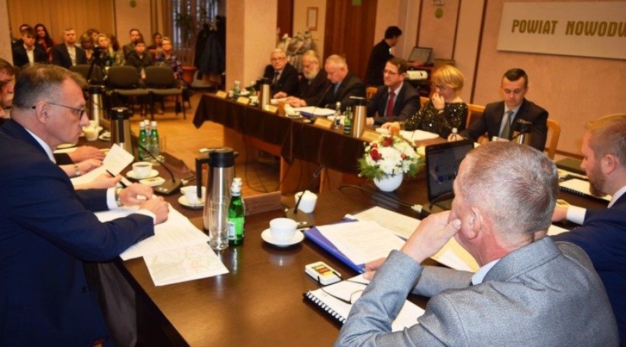 sesja budzetowa powiat nowodworski0108