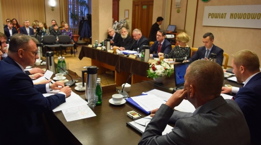 sesja budzetowa powiat nowodworski0109