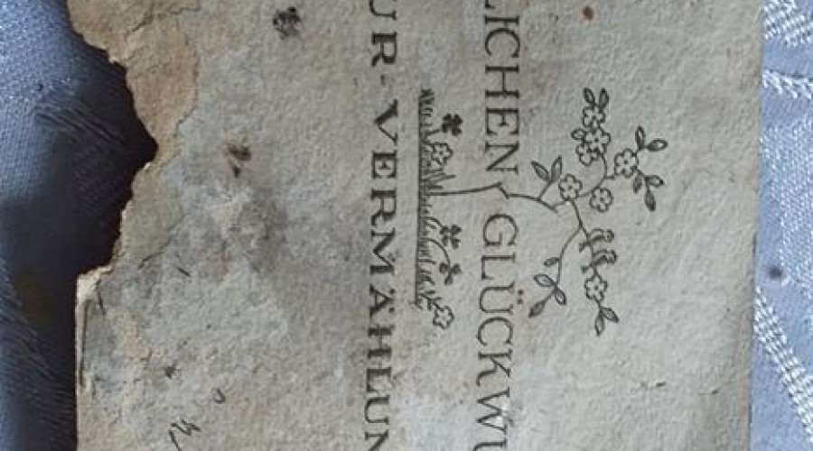 krynica morska znalezisko pod podlogą (1)