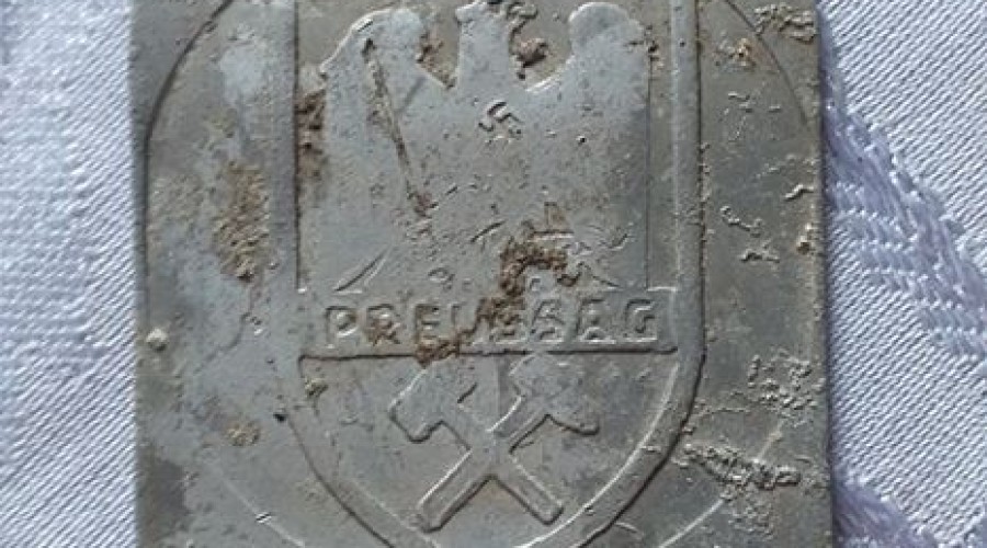 krynica morska znalezisko pod podlogą (2)