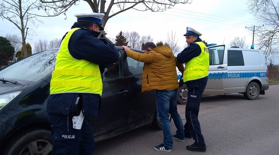 napad na bank stegna (4)