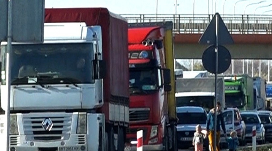 po zderzeniu wyciek paliwa s7 (1)