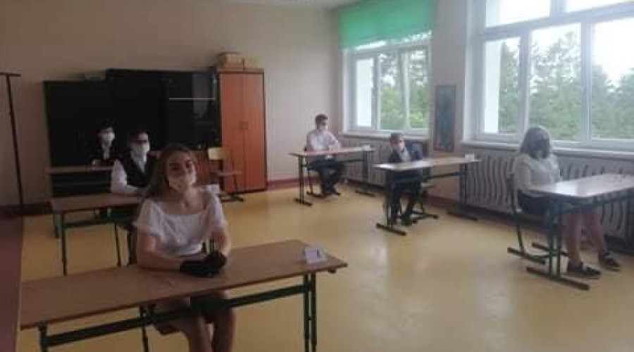 ośmioklasiści egzaminy 2020 Drewnica (8)