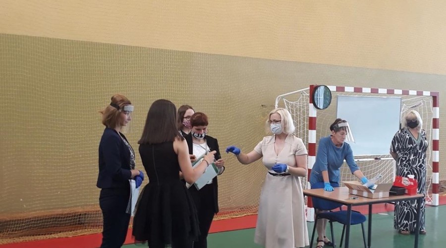 ośmioklasiści egzaminy 2020 Sztutowo (11)
