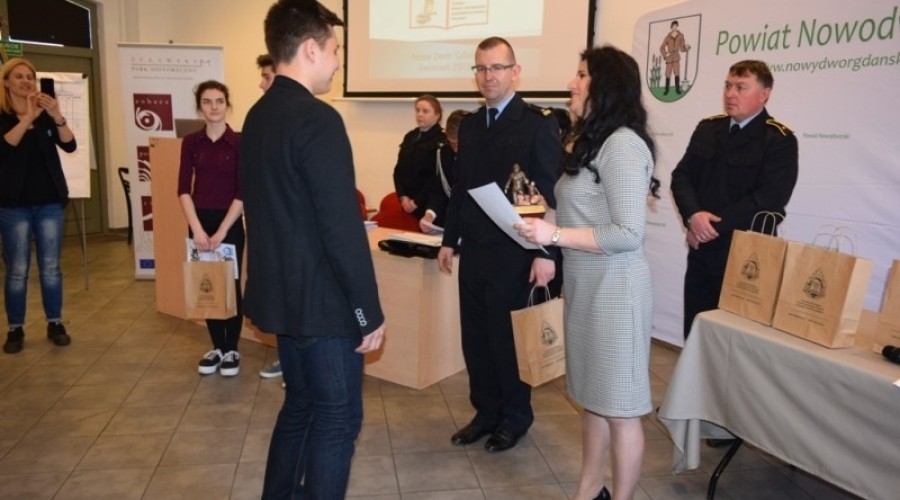 młodzież-zapobiega-pożarom001124