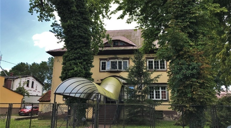 Drewnica ośrodek zdrowia (2)