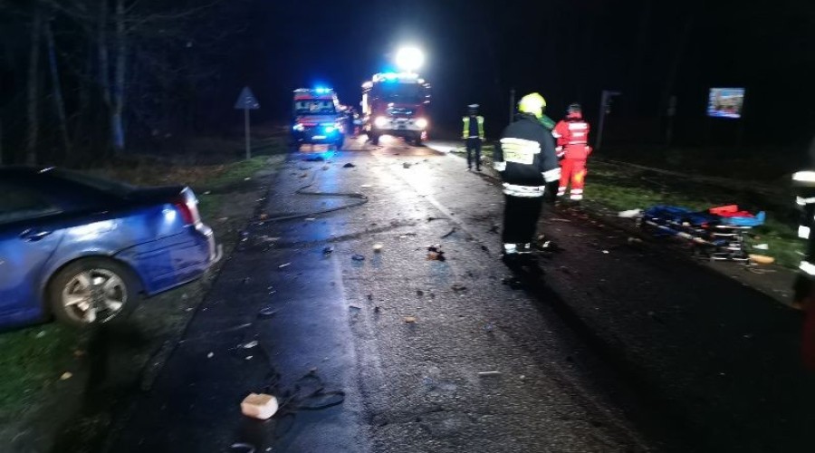 Kierowcy w szpitalu. Zderzenie dwóch aut w Junoszynie. (7)