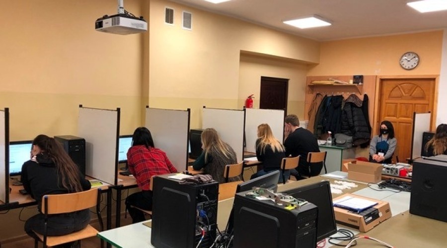 Egzaminy zawodowe w Zespole Szkół   (1)