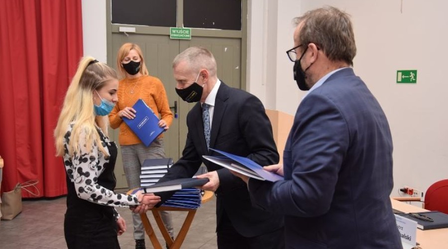 Nowy Dwór Gdański. Młodzieżowa Rada Miejska rozpoczęła pierwszą kadencję12