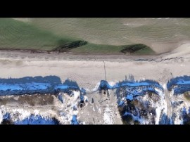 Krynica Morska Piaski. Morze odsłoniło wraki -  26 02 2026