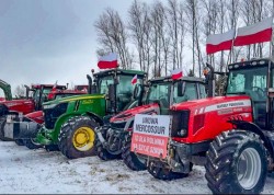Żuławy solidarne z rolnikami. Ponad 100 uczestników protestu w Nowym Dworze Gdańskim