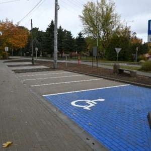Nowe zatoki parkingowe w Jantarze już gotowe! Zakończono inwestycję przy DW 501 i ul. Morskiej