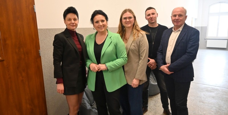 Nowe oblicze liceum. Zakończono remont korytarzy i klatki schodowej w Nowym Dworze Gdańskim