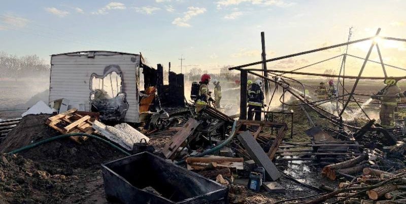 Pożar odebrał im wszystko. Mieszkańcy Koszwał walczą o nowy początek