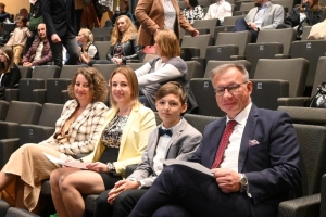 Nagrodzony przez Kuratorium Oświaty w Gdańsku i Starostę Nowodworskiego uczeń z Jantara Michał Siwa.