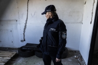 Nowy Dwór Gd. Policjanci kontrolują pustostany i miejsca gromadzenia się bezdomnych