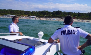 Nowodworscy policjanci przypominają o bezpieczeństwie nad wodą.