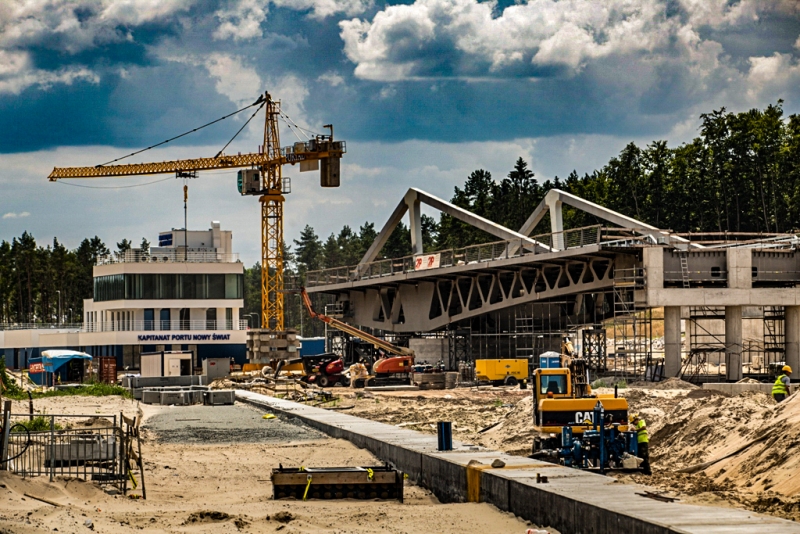 Postęp prac na budowie drogi wodnej łączącej Zalew Wiślany z Zatoką Gdańską. Lipiec 2021