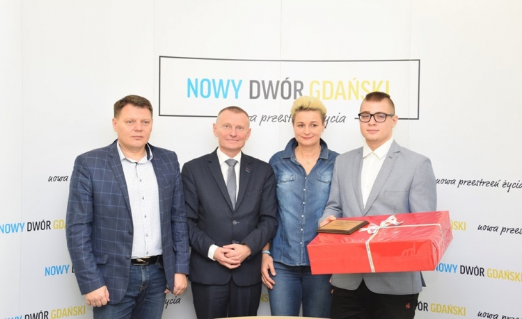 Zawodnik LKS Żuławy nagrodzony przez Burmistrza Nowego Dworu Gdańskiego
