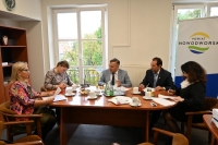 Nowy bus i remont WTZ w Jantarze. Podpisane umowy z PFRON-em.