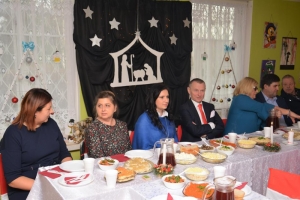 Spotkanie opłatkowe WTZ przy Stowarzyszeniu dla osób Niepełnosprawnych ”Pomocna Dłoń” w Marzęcinie.