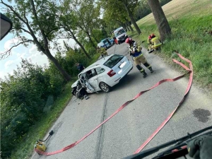 Zdarzenie drogowe między Orłowem a Lubieszewem – droga zablokowana w obu kierunkach
