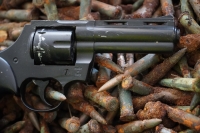 Krynica Morska. Zatrzymany za nielegalne posiadanie broni i blisko 800 sztuk amunicji.