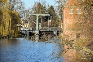 Nowy Dwór Gd. Utrudnienia na moście ze względu na prowadzone prace.