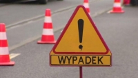 Wypadek w Żuławkach. Nie żyje 17-letni rowerzysta. Droga zablokowana.