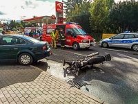 Wypadek w centrum Stegny. Poszkodowany motocyklista trafił do szpitala. Droga była zablokowana. Policja wyznaczyła objazdy. 