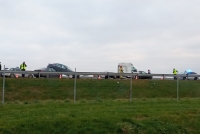 Uciekał przed policją na S7. Uderzył w radiowóz i zniszczył 4 auta.