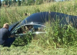 Żelichowo. Wjechała do przydrożnego rowu, nie mogła się wydostać.