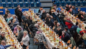 Śniadanie Wielkanocne dla osób samotnych, potrzebujących oraz w kryzysie bezdomności. Wydarzenia Caritas Archidiecezji Gdańskiej