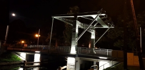 Nowy Dwór Gdański. Otwarcie zabytkowego mostu zwodzonego nad Tugą już w piątek.
