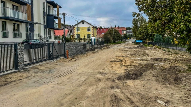 Ruszyła przebudowa ulicy Bursztynowej w Kątach Rybackich