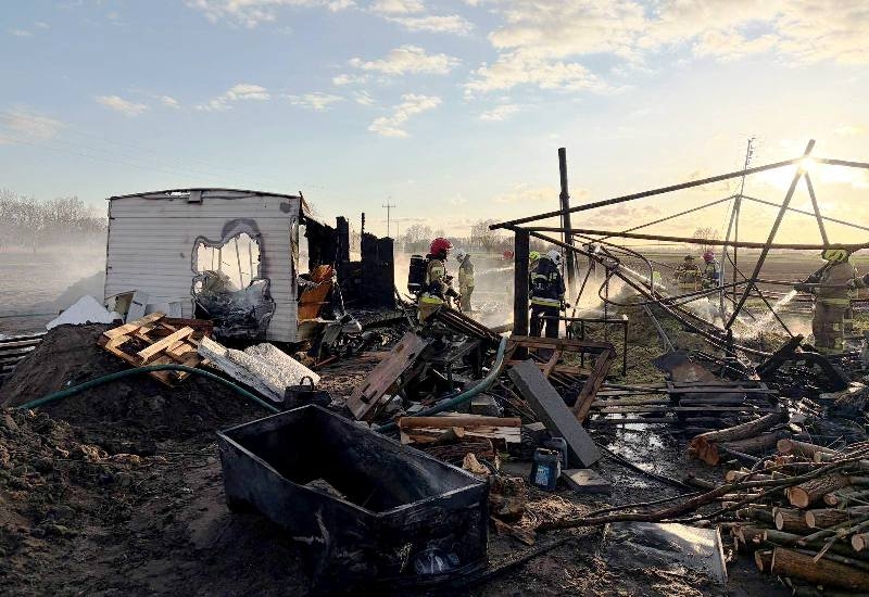 Pożar odebrał im wszystko. Mieszkańcy Koszwał walczą o nowy początek