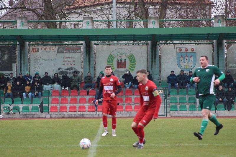 Zwycięska gra drużyny gospodarzy w meczu ligowym przeciwko Spójni Sadlinki zakończona wynikiem 3:1