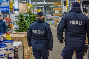 Był poszukiwany do odbycia kary. Wpadł, bo nie miał maseczki.