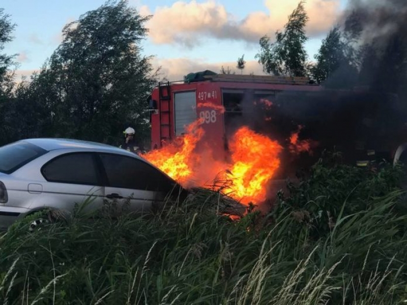 Spłonęło BMW przy drodze 502. Tujsk - 29.06.2018