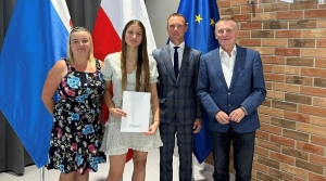 Burmistrz Jacek Michalski wręczył dyplomy, stypendia i nagrody rzeczowe najlepszym uczniom