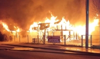 Pożar w Stegnie - Lokal gastronomiczny doszczętnie spłonął [WIDEO]