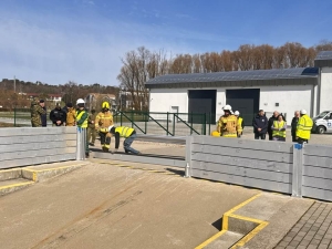 Krynica Morska. Ćwiczenia „FALA 25” Miasto zabezpieczone od strony Zalewu Wiślanego.