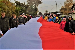Święto odzyskania Niepodległości w Sztutowie. Maszerowali z biało-czerwoną.