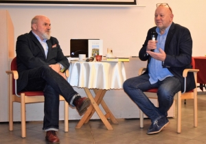 Nowy Dwór Gdański. "Mój płaski kraj Żuławy" Andrzej Kasperek zaprezentował swoją książkę.