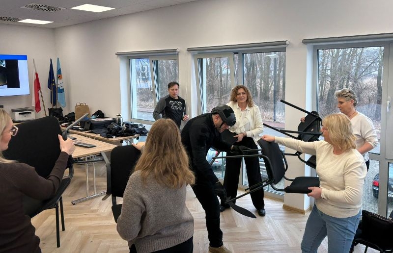 Krynica Morska stawia na bezpieczeństwo. Szkolenie z reagowania w sytuacjach kryzysowych dla pracowników urzędu