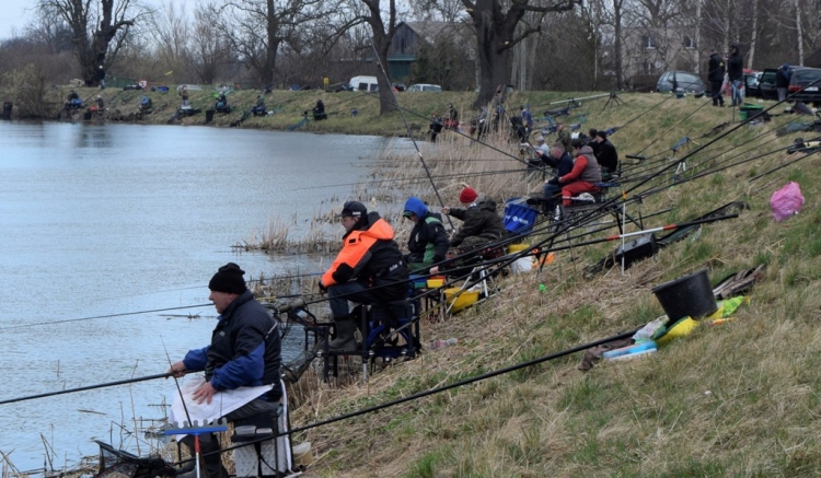 399 kg ryb w 4 godziny. 60 wędkarzy walczyło o Grand Prix Okręgu w wędkarstwie spławikowym.