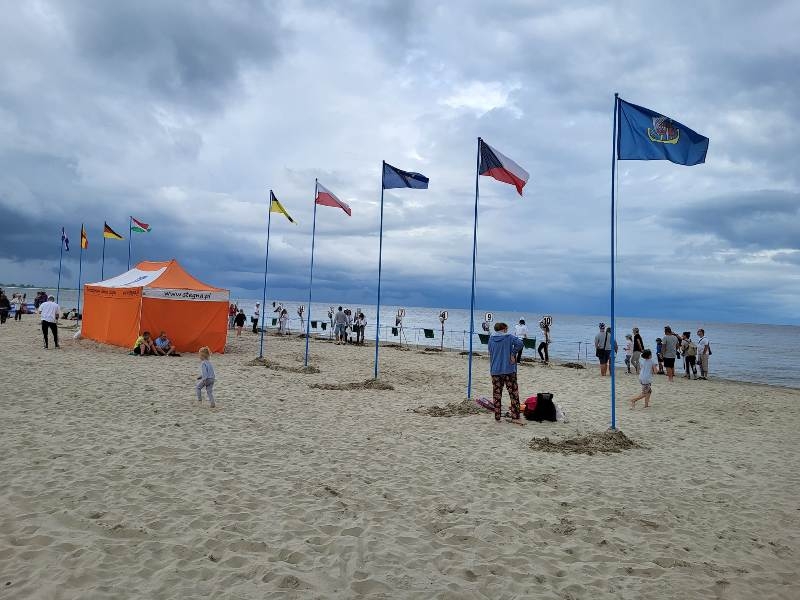 Silny wiatr i deszcz przerwał Mistrzostwa Świata w Poławianiu Bursztynu. Impreza przełożona na sobotę