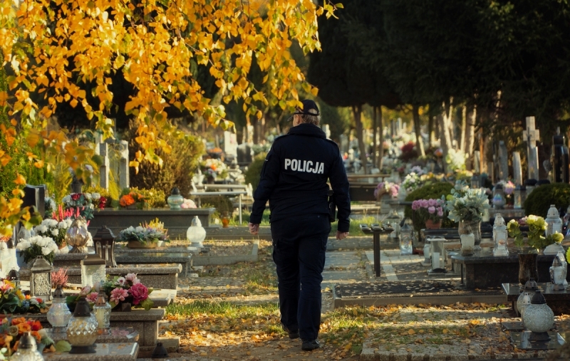 Zadbaj o swoje bezpieczeństwo w okresie Wszystkich Świętych